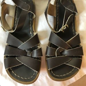 Size 3 girls brown saltwater sandals